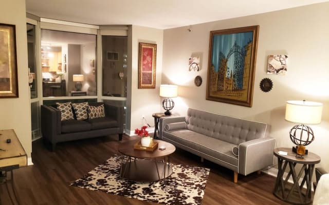 Corporate Luxury & Cozy High Rise Apartment