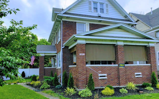 NY USA - La maison loin de la maison - Jaune