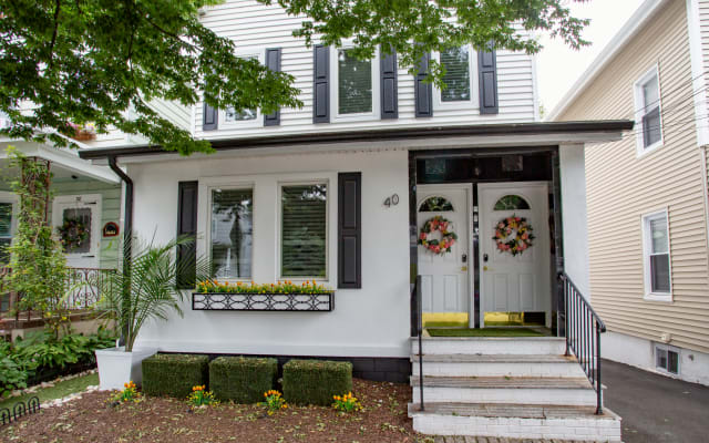 1BR Apartment w/ outdoor entertaining space