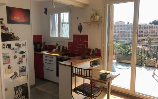 Habitación privada en un piso con terraza