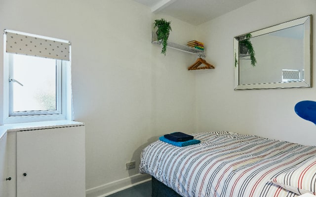 double bedroom in quiet, tastefully decorated end of terrace Edwardian 