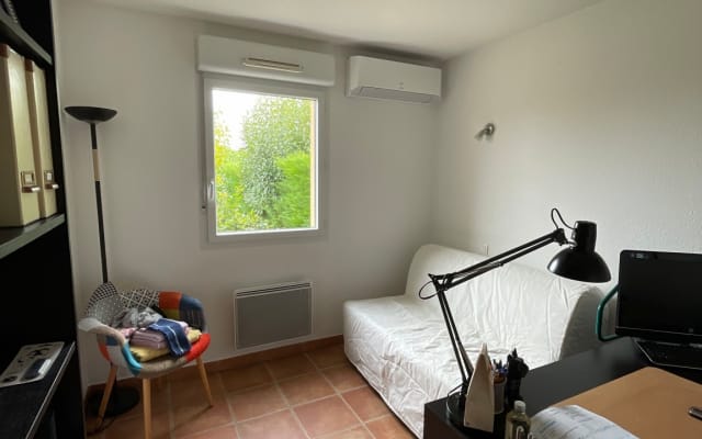 Chambre dans une maison proche de toutes les commodités