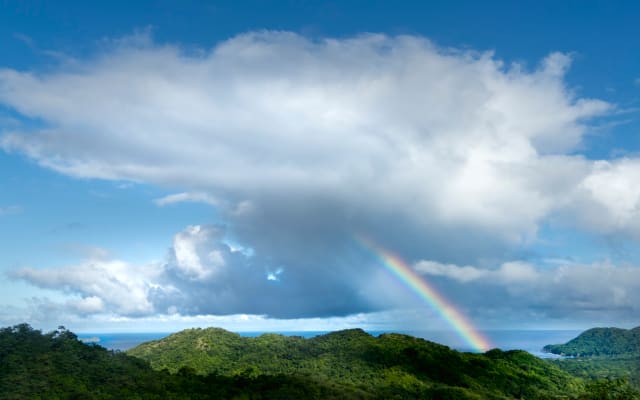 1 quarto, unidade no 1o andar + vistas panorâmicas e acesso à piscina