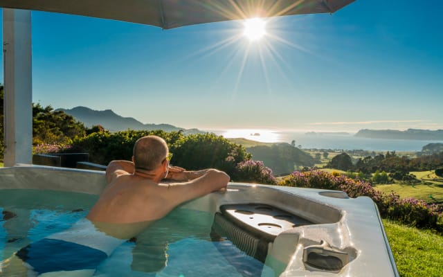 Bayview Valley Lodge Kupe Suite in schwuler Hand mit Meerblick
