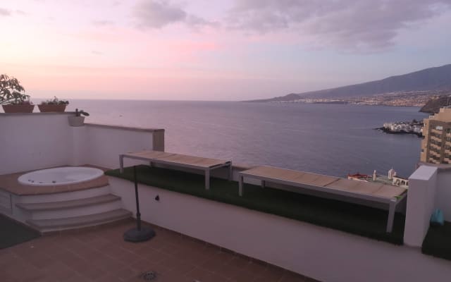 Chambre à l'étage avec vue et jacuzzi