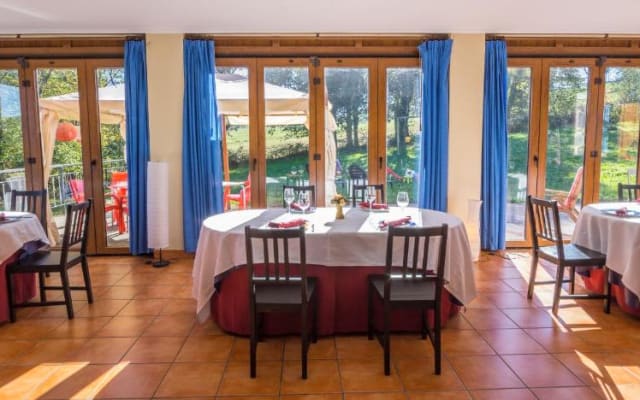 Avellana: habitación de relajación en la naturaleza con terraza...