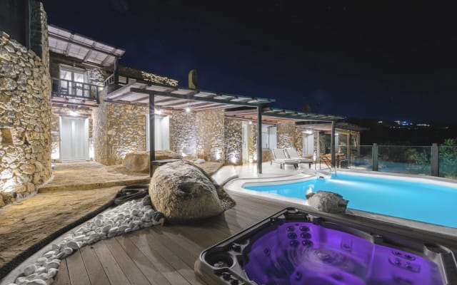 Beyond Beachfront Super Paradise Villa