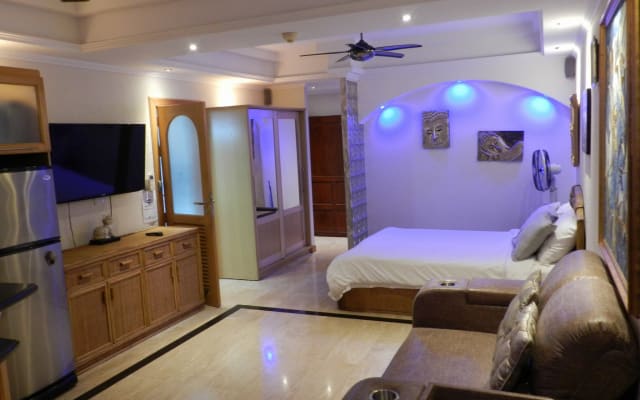 Deluxe Studio with Frontal Sea View