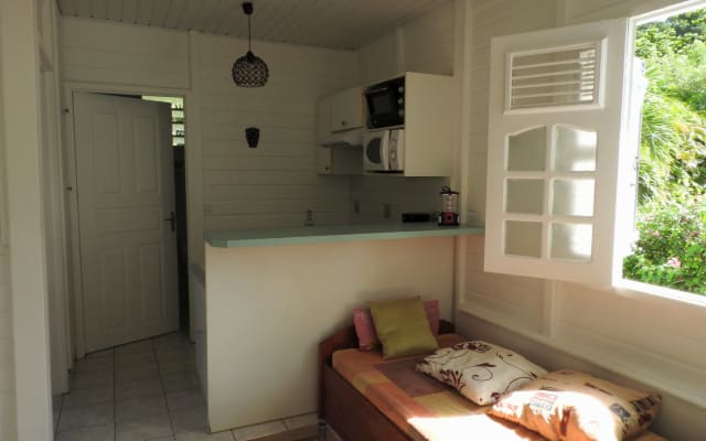 Pool and jacuzzi bungalows