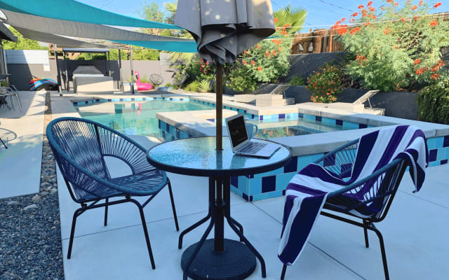 Rob's listing on misterb&b - Spa & Poolside cafe table (1 of 2)