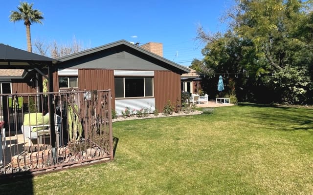 Michael's listing on misterb&b - Rear Yard