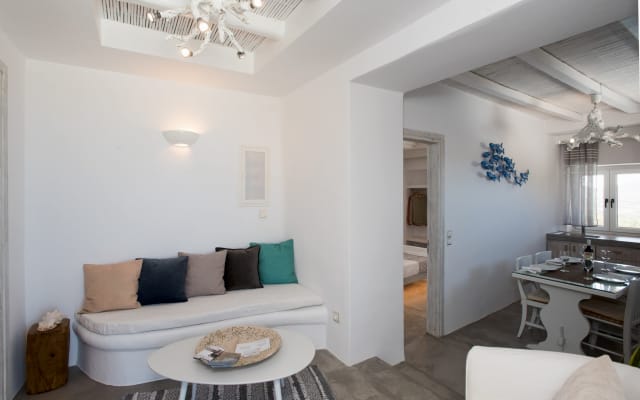 Leonidas's listing on misterb&b - Living room