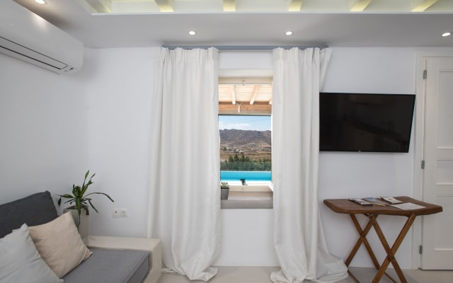 Leonidas's listing on misterb&b - Living room