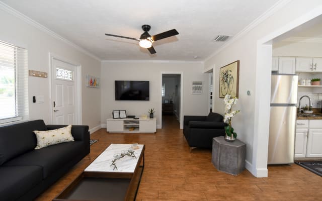 Luxuriöses 4-Zimmer-Haus in der Nähe von Strand & Wilton Manors