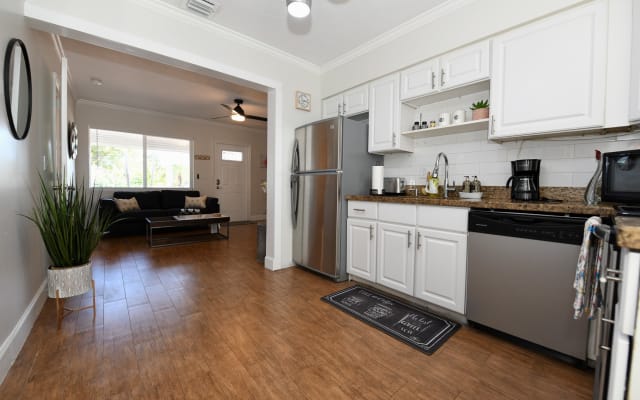 Luxuriöses 4-Zimmer-Haus in der Nähe von Strand & Wilton Manors