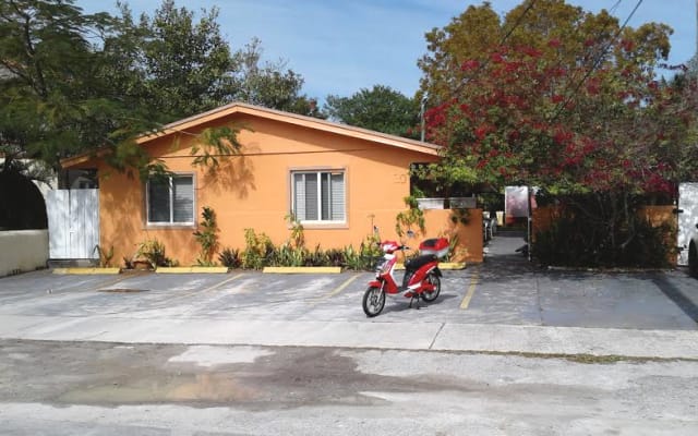 APARTMENT #2 IN DUPLEX HOUSE (from 1 to 8 people). PARKING, WI-FI - Picture 5