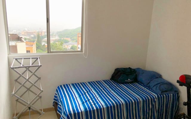 Privates Zimmer in einer Wohngemeinschaft mit ausgezeichneter Atmosphär