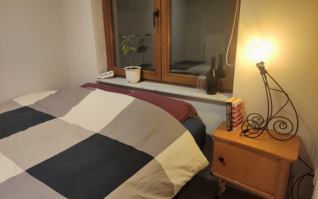 Privates & gemütliches Zimmer, in einer 100m2 Wohnung - schwul und...