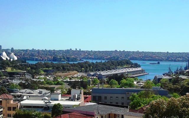 Spacious apartment with stunning harbour view