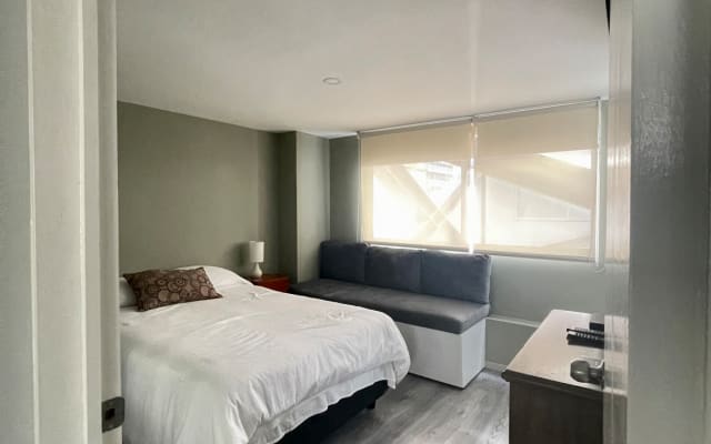 Privates Schlafzimmer in Gemeinschaftswohnung