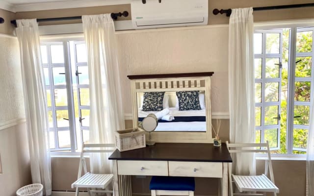 Gorgeous Sea Views at Hidden Gem Getaway