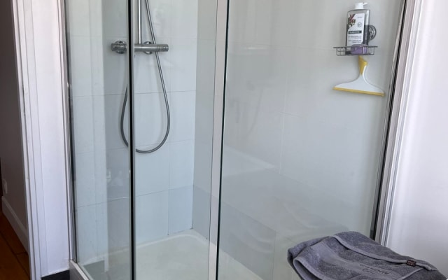 Zimmer in der Haussmanischen Wohnung