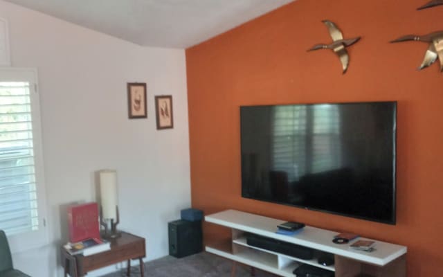 Guest Bedroom Palm Springs Mid Mod Mobile - Picture 7