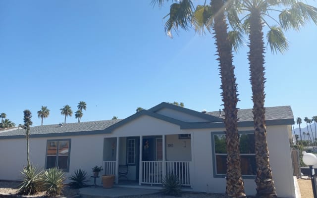 Master Bedroom Palm Springs Mid Mod Mobile - Picture 9