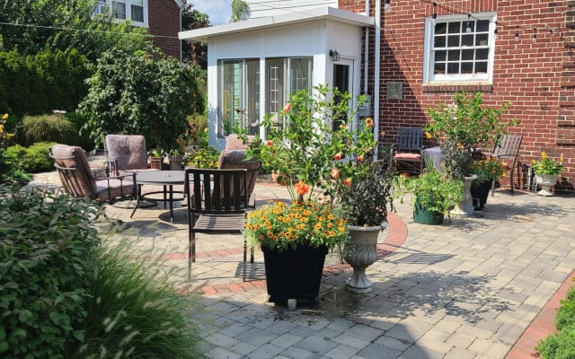 David's listing on misterb&b - Main back patio space