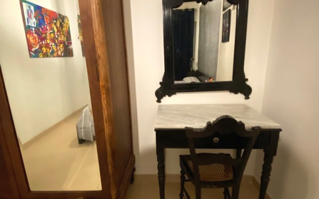 Spacious and bright double room in the heart of Barcelona - Picture 7