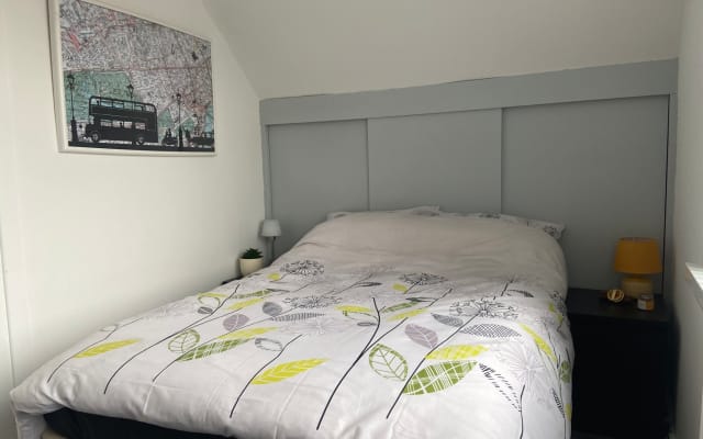 Quarto duplo de 5 estrelas em East Belfast. Anfitrião amigável em área 