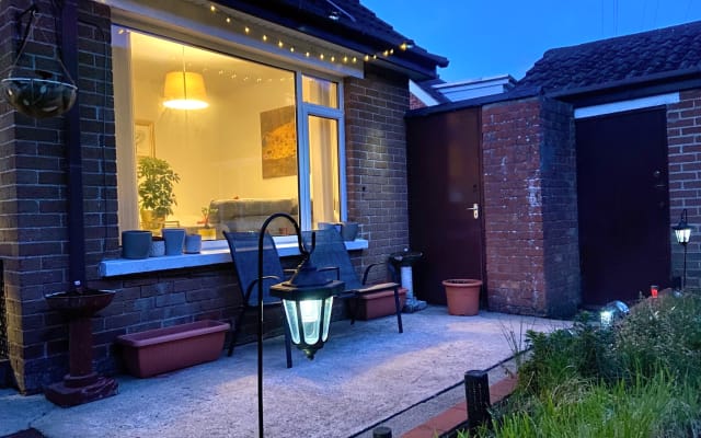 5-Sterne-Doppelzimmer in East Belfast. Freundlicher Gastgeber in beliebter Gegend. - Foto 16