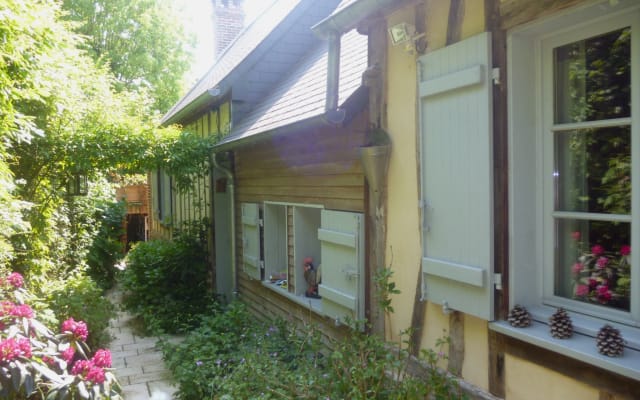 GERBEROY, listed village, one and a half hours from PARIS, "LA...