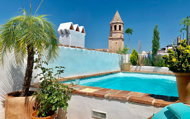 Zimmer mit Terrasse und privatem Pool im Zentrum von Vélez-Málaga