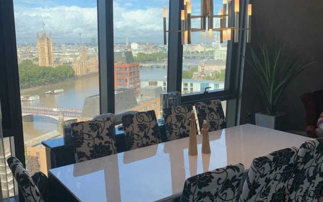 Luxury Central Penthouse With Stunning Views
