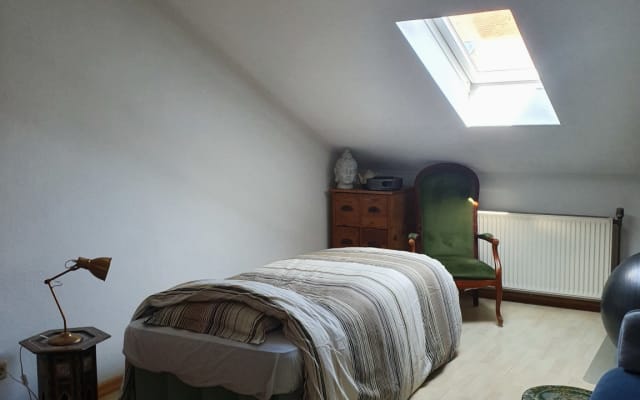 Zentrale Dachgeschosswohnung im Schwulenviertel! Perfekt für einen...