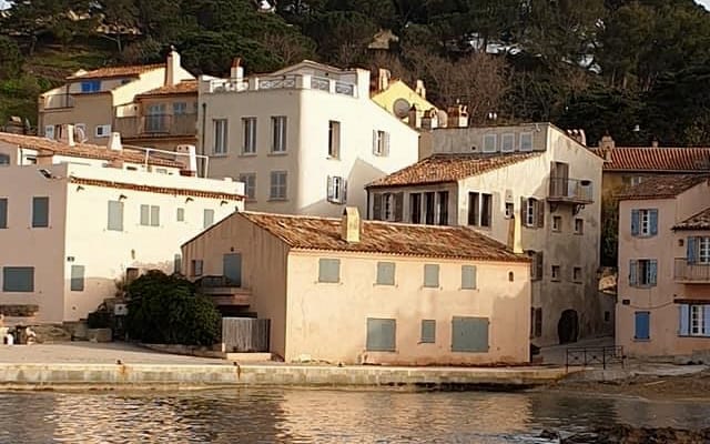 APARTMENT WITH TERRACE AND SWIMMING POOL 3B03