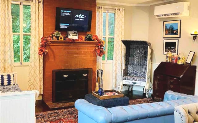 The Oliver Wendell Holmes Guest Cottage Holmesdale