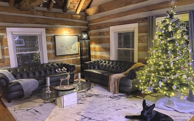 Log Suite - Stunning beams for pure luxurious restful nights!