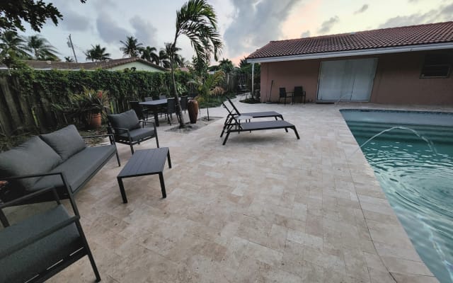 2-Schlafzimmer-Paradies mit beheiztem Pool in Strandnähe in Coral...