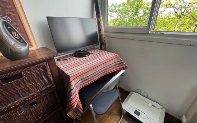 Bright Père Lachaise apartment 15 minutes from the gay district