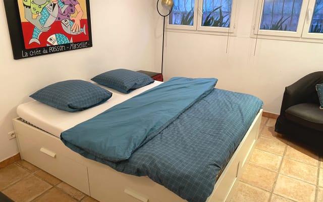 dormitorio y baño privado
