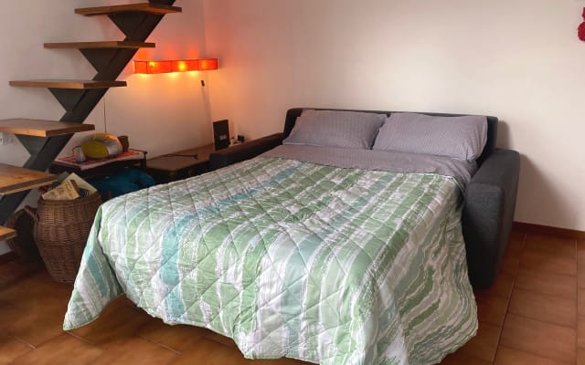La casa sul comò. Helles und geräumiges Studio. - Foto 18