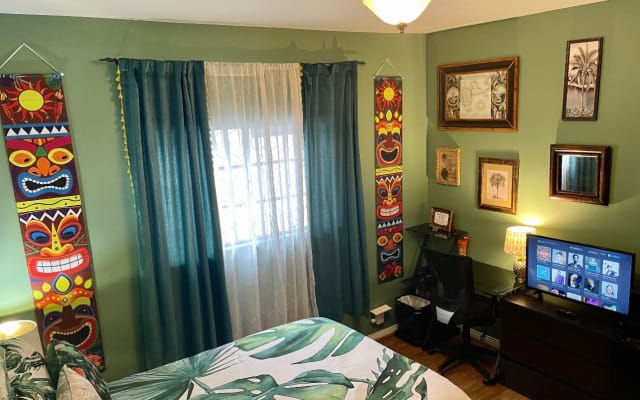 Tropical Paradise Suite In A Mansion