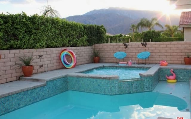 NEW Awesome Pool/Spa Home to Relax in Racquet Club ********