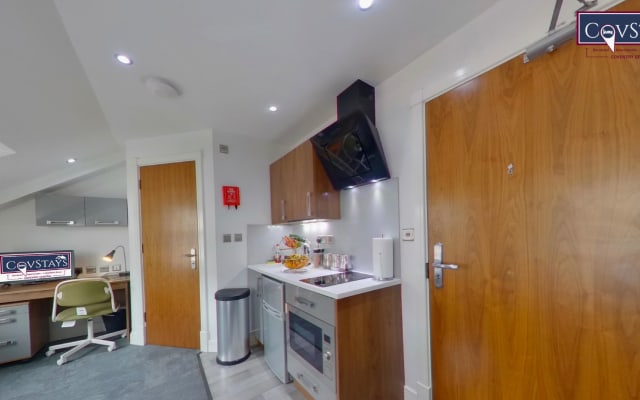 Victoria House - Queen Studio 305
