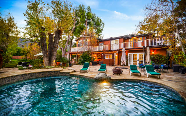 Luxury Malibu Cottage, Heated Pool, Sauna, Gym