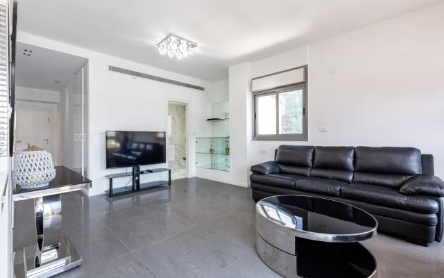 Apartment Miroir, 2BR, Tel Aviv, Kerem, Ha-Kovshim St, #TL38