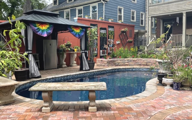 Mike and Allen's Place on the Park. - Picture 10
