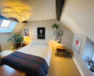 Comfortable room in a terraced cottage in central Frome